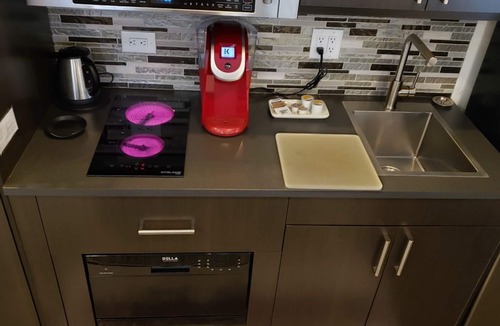 Hoffman Estates Apartment | One Bedroom - Suite.