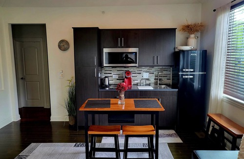 Hoffman Estates Apartment | One Bedroom - Suite.