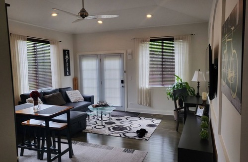 Hoffman Estates Apartment | One Bedroom - Suite.