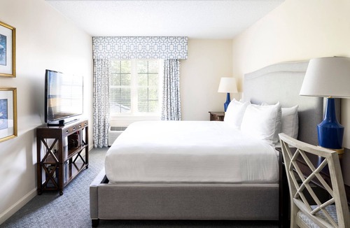 The Pines Hotel | One-Bedroom Suite | Fireplace & Sleeper Sofa