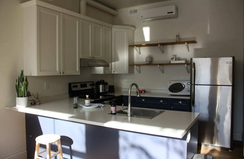 Brandon Apartment | One Bedroom Sunny Apartment
