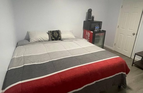 Chesterfield House | One bedroom with attached bath for one guest ony.
