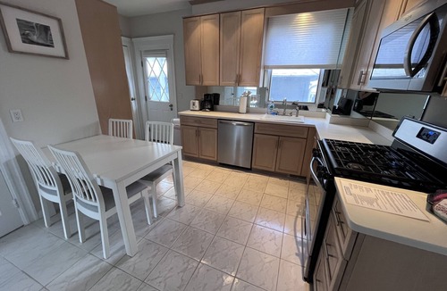 Wall House | One block from the beach!