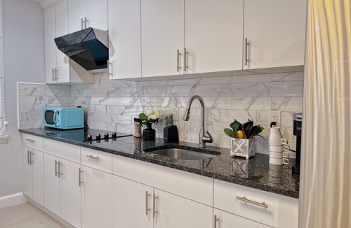 Center City Apartment | One-BR near CenterCity, Chinatown: Unit B