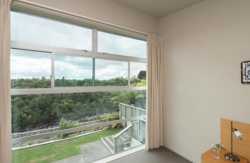 Burgess Park Apartment | One Burgess Hill