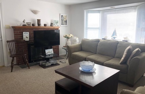 Beach Haven Gardens Apartment | ONE HOUSE FROM THE BEACH!