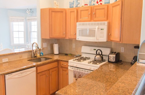 North End Condo | One House From Beach On 3rd Street With Ocean Views