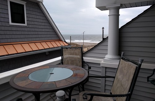 North End Condo | One House From Beach On 3rd Street With Ocean Views