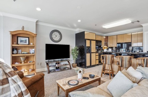 Fort Worth Apartment | ONE-in-a-LifeTime SPEEDway Experience Pool Access