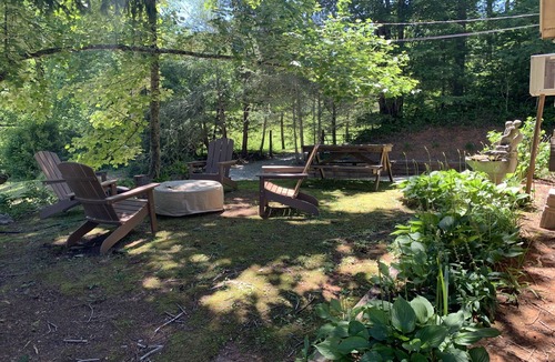 Rabun Gap Cabin | One King, One Full, Bunkbeds, Queen Sleeper Sofa