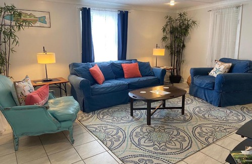 Gulfport House | One Legged Pelican