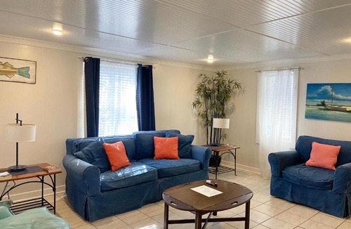 Gulfport House | One Legged Pelican