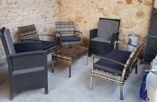 Lussac-les-Chateaux House | One-level gîte for a peaceful stay, close to Poitiers and various activities.