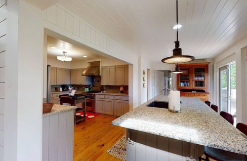 Highlands Cabin | One Level. No Stairs. No Compromises. | Little Bear Pen