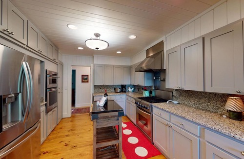 Highlands Cabin | One Level. No Stairs. No Compromises. | Little Bear Pen