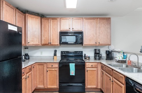 Pigeon Forge Condo | ONE MINUTE OFF PARKWAY BUT VERY PEACEFUL, 3RD FLOOR