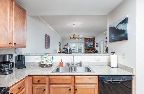 Pigeon Forge Condo | ONE MINUTE OFF PARKWAY BUT VERY PEACEFUL, 3RD FLOOR