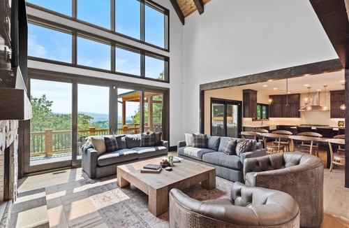 Elk Park Cabin | One More Day at Eagles Nest - luxury, 5 king ensuites, views, hot tub