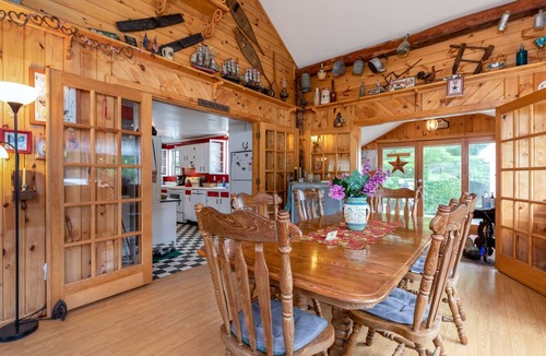 Warrensburg House | One-of-a-kind 4 Acre Adirondack Escape Short Drive to LG & GORE Mountain!n