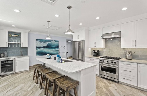 Indian Shores Condo | One-of-a-Kind … 4 Bdrm, 3.5 Bath Beach Chateaux Condo . Just Steps to Beach