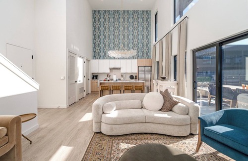 Eighth Avenue Condo | One-of-a-kind Penthouse in Downtown Nashville! Multiple balconies! Walkable!
