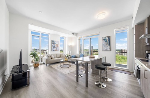 Unionville Apartment | One of a Kind Penthouse in Markham