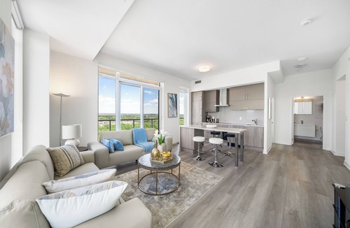 Unionville Apartment | One of a Kind Penthouse in Markham