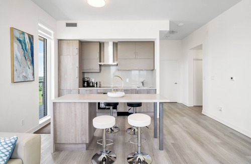 Unionville Apartment | One of a Kind Penthouse in Markham