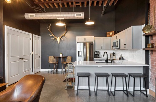 Nashville Condo | One-Of-A-Kind! Roll Up Garage Door, Pool, Speakeasy