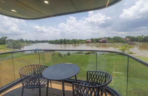 Highlands Apartment | One-of-a-kind tiny home designed for an unforgettable stay by the beautiful San Jacinto River