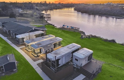Highlands Apartment | One-of-a-kind tiny home designed for an unforgettable stay by the beautiful San Jacinto River