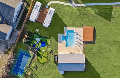 Highlands Apartment | One-of-a-kind tiny home designed for an unforgettable stay by the beautiful San Jacinto River