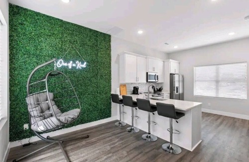 Chattanooga House | One Of A Kind townhouse with mountainline views of the city