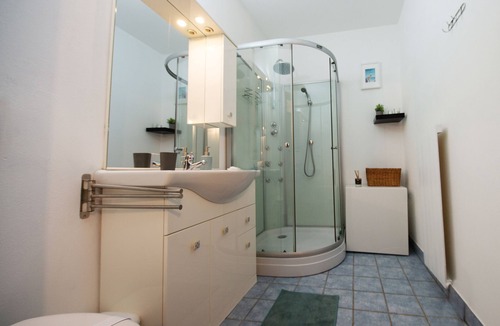 Viganello Apartment | One-room apartment Lugano - central and convenient with covered car park