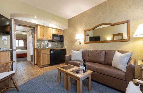 Olympic Valley Hotel | One Room | Free Parking | Balcony