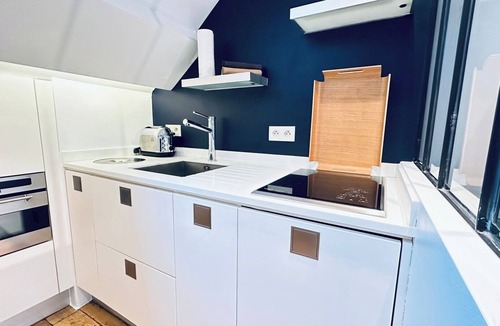 Madeleine Apartment | One Room - Last Floor - Vendôme/Madeleine