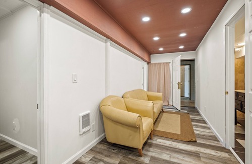 Mosswood Apartment | One Room Place