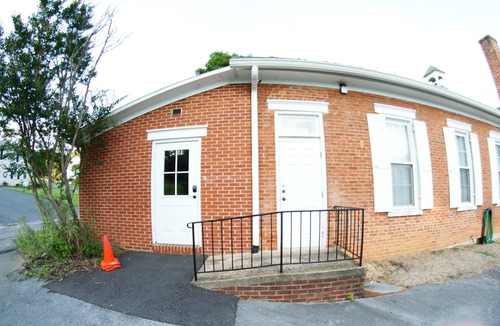 Bowmansdale House | One Room Schoolhouse