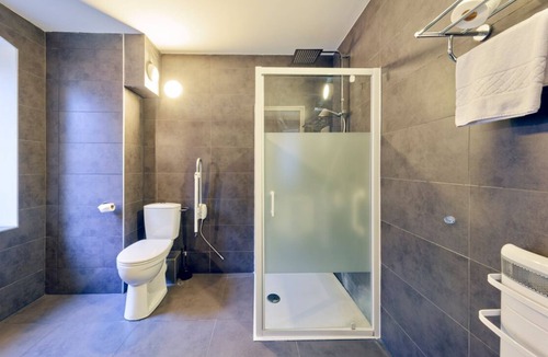 Contades Hotel | One Room w/Two Beds | Pets Allowed | Near Place du Marché Gayot and Museum