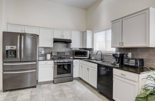 Stone Oak House | ONE STORY #Rental #Hospital #Nurses #Lackland #BMT #SixFlags #JBSA #Riverwalk