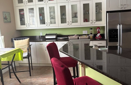 Colborne House | one suit share kitchen, dining room, leaving room, with AC in Colborne