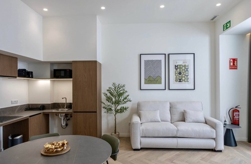 Pobles del Sud Apartment | One Tower Apartment - 01