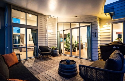 One Tree Point House | One Tree Point Beside Golf Course