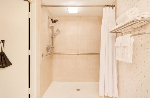 Downtown Dallas Hotel | One Unit | Breakfast Included | Pool Access |