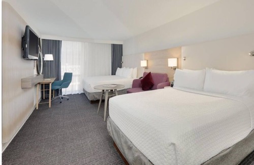 Downtown Dallas Hotel | One Unit | Breakfast Included | Pool Access |
