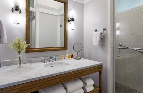 Coronado Hotel | One Unit | Private Parking | Near Beach