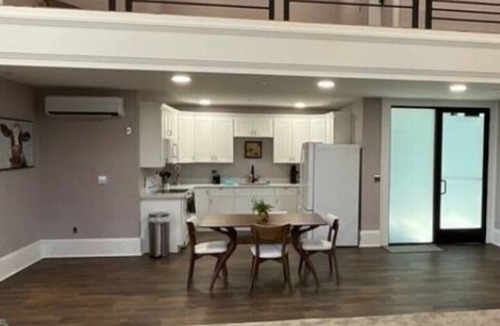 Barre Apartment | One Zero Five Stay 303