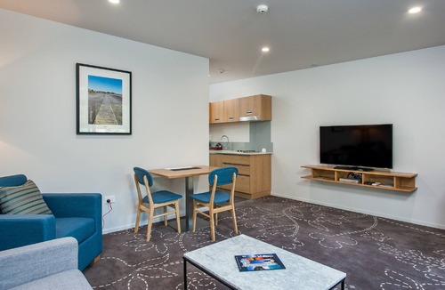 Whakatane Hotel | One88 On Commerce