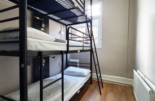 Kennington Hostel | Onefam Waterloo 18-36 years old