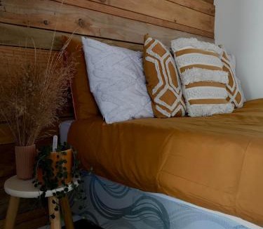 Greenlane - Ellerslie House | Onehunga Garden Tinyhouse with parking